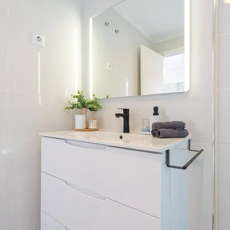 La Mata Nucasa Juan *